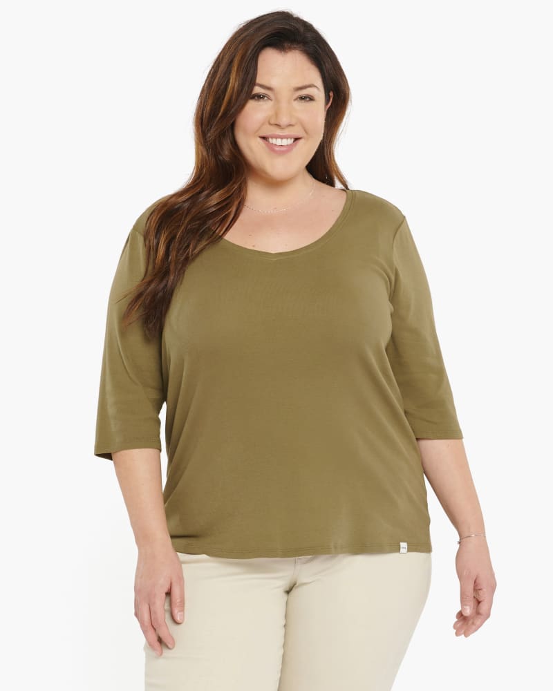 Front of a model wearing a size 0X Carrie Ribbed V-Neck Tee in Moss by NYDJ. | dia_product_style_image_id:166444